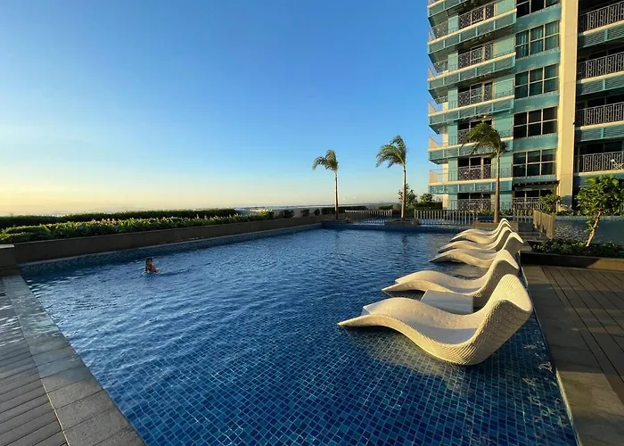 Luxurious 2br With Bay Sunset Ii 6pax Manila