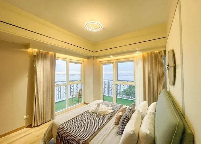 Luxurious 2br With Bay Sunset Ii 6pax * Manila