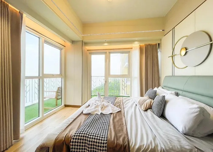 Luxurious 2br With Bay Sunset Ii 6pax Apartment Manila