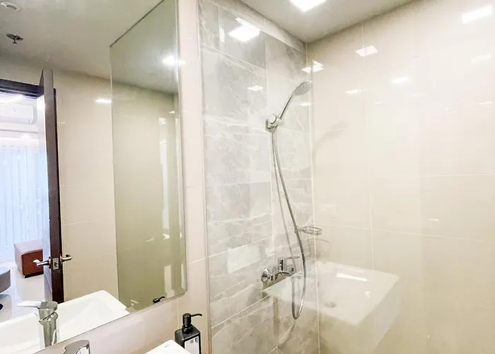 Luxurious 2br With Bay Sunset Ii 6pax Apartment Manila